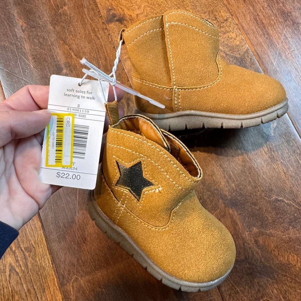 Cat & Jack Mabel Baby Boots Tan Faux Suede Star Learning to Walk Shoes Size 3‎